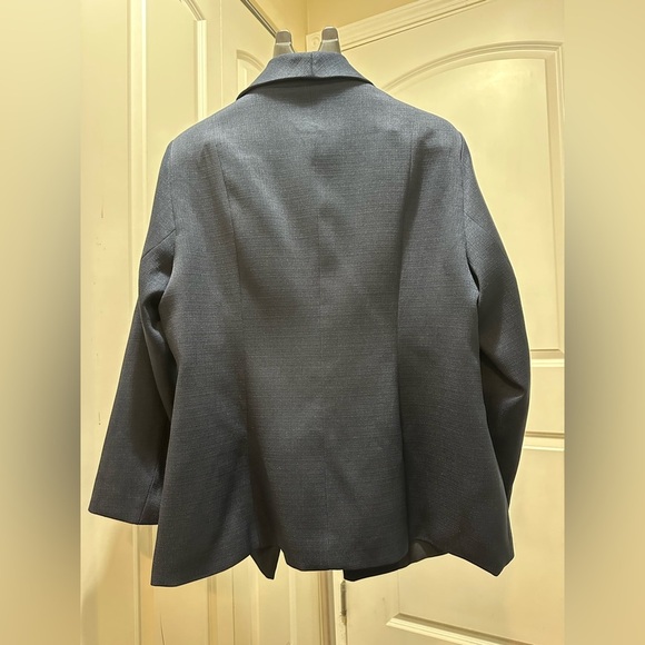 BloomChic Plus Size Solid Pocket Suit Collar Blazer - Picture 3 of 5